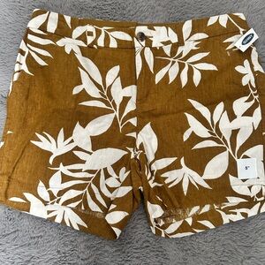 Old Navy Women's Brown and White Leaf Print Shorts